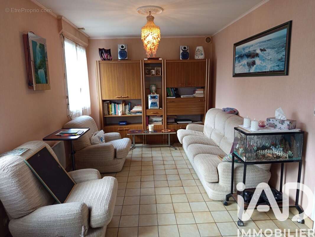 Photo 3 - Maison à SAINT-GONDRAN