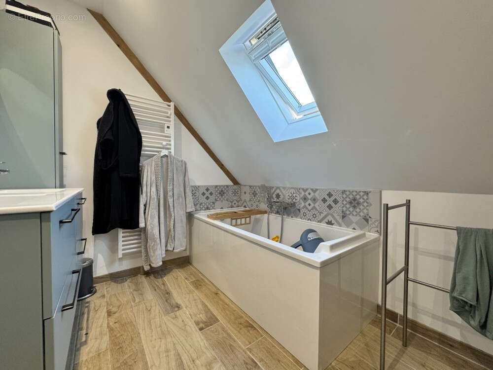 SAINT SAUVEUR LE VICOMTE, en plein centre ville. Pavillon avec possibilité de faire une chambre de P.Pied. - photo 12