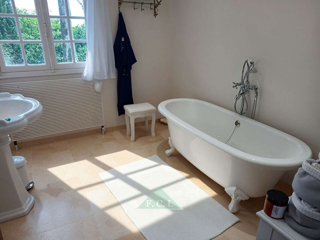Maison à HOUDAN