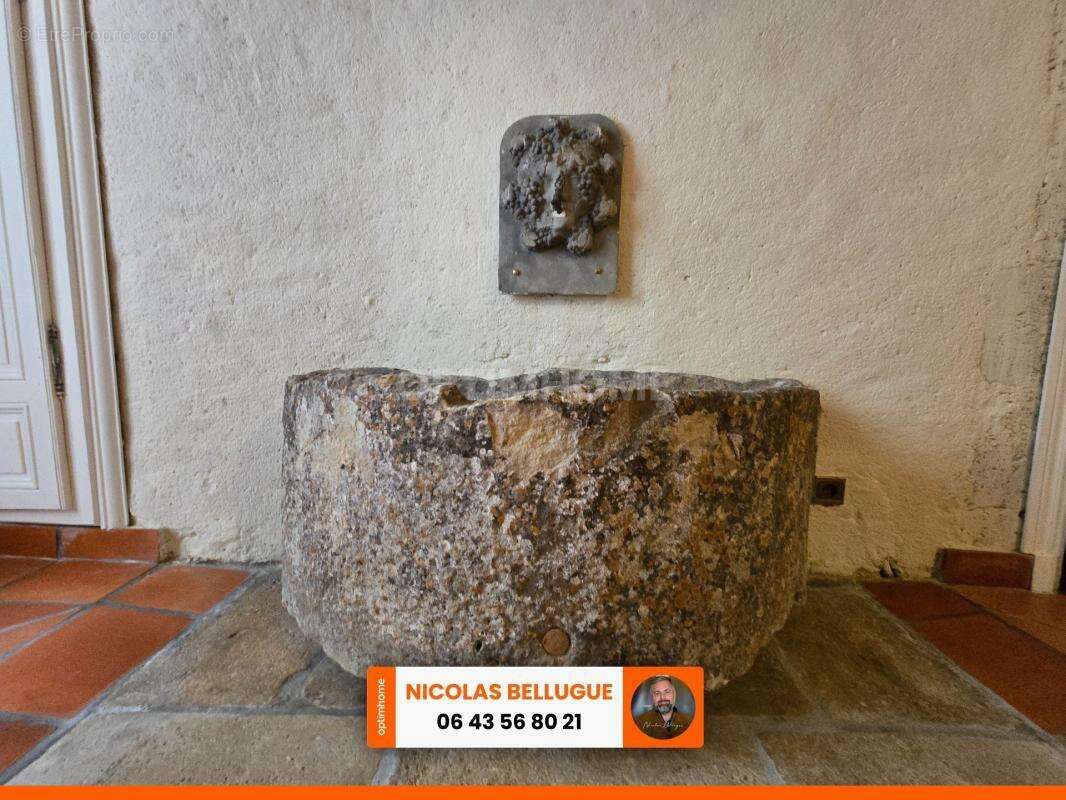 Maison de caractère rénovée au cœur d’un village historique - photo 18