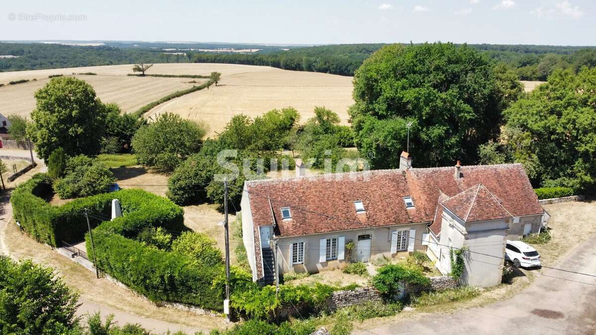 Maison à TANNAY