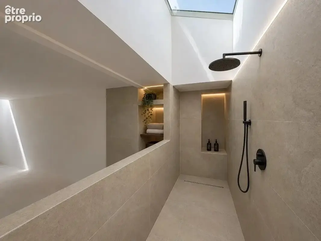 Local Commercial - photo 14