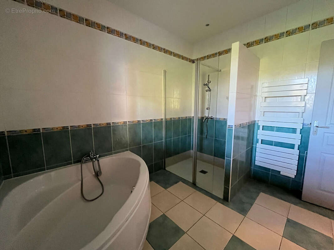 Maison à LA CHAUSSAIRE