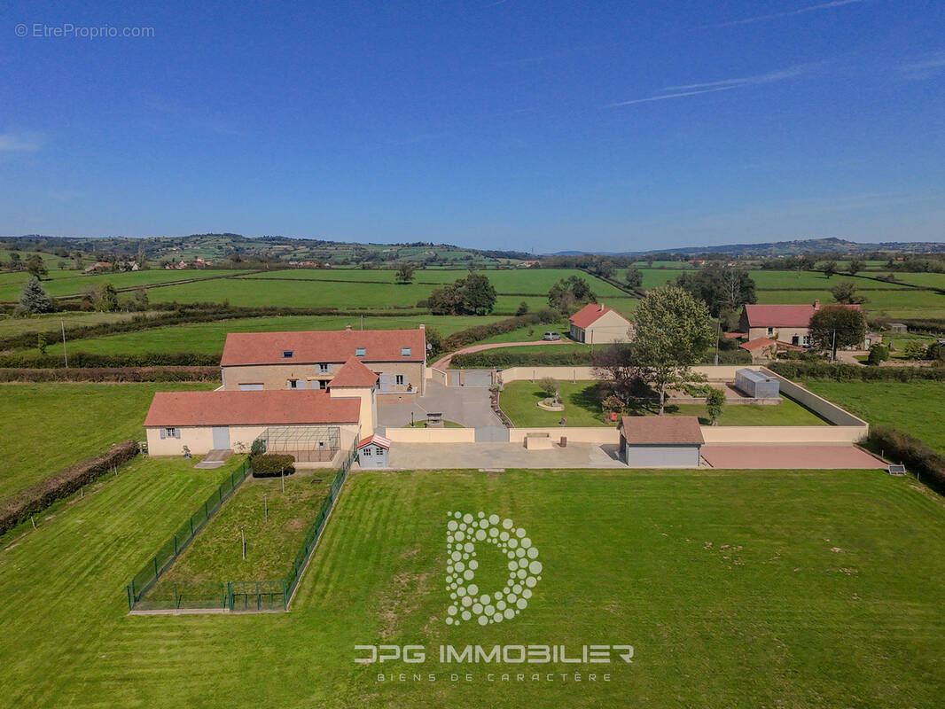 Maison à SAINT-MARCELIN-DE-CRAY