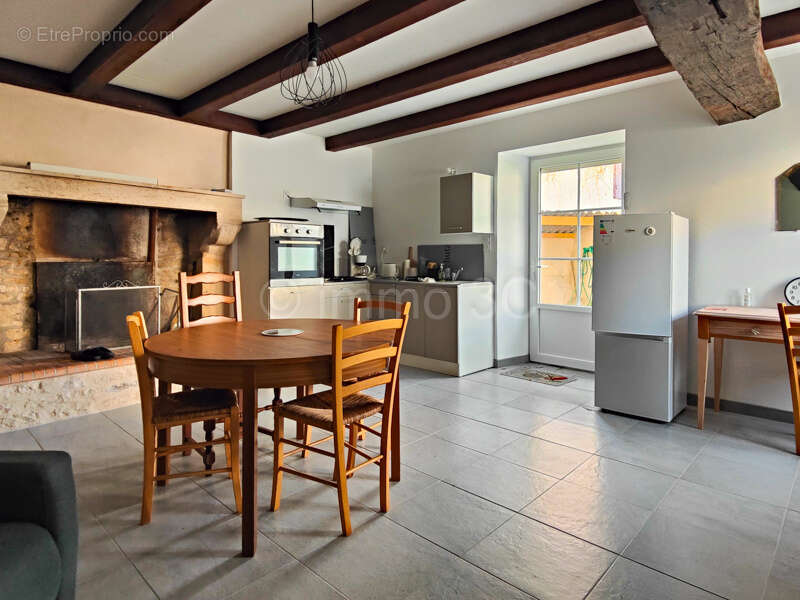 Maison à SAUZE-VAUSSAIS