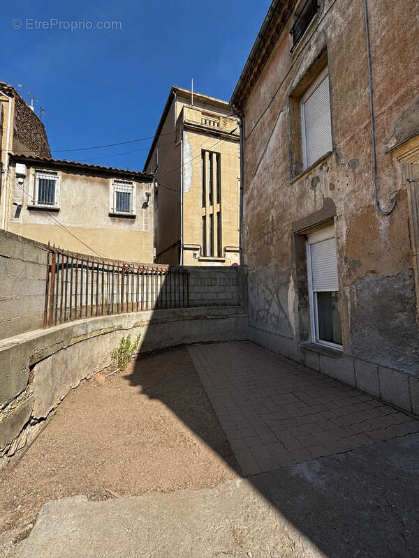 Maison de ville atypique à rénover - photo 26