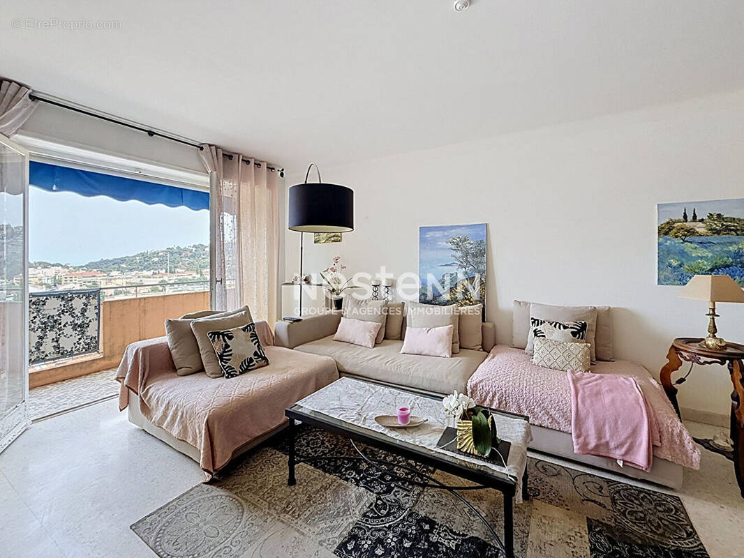 Appartement à VALLAURIS