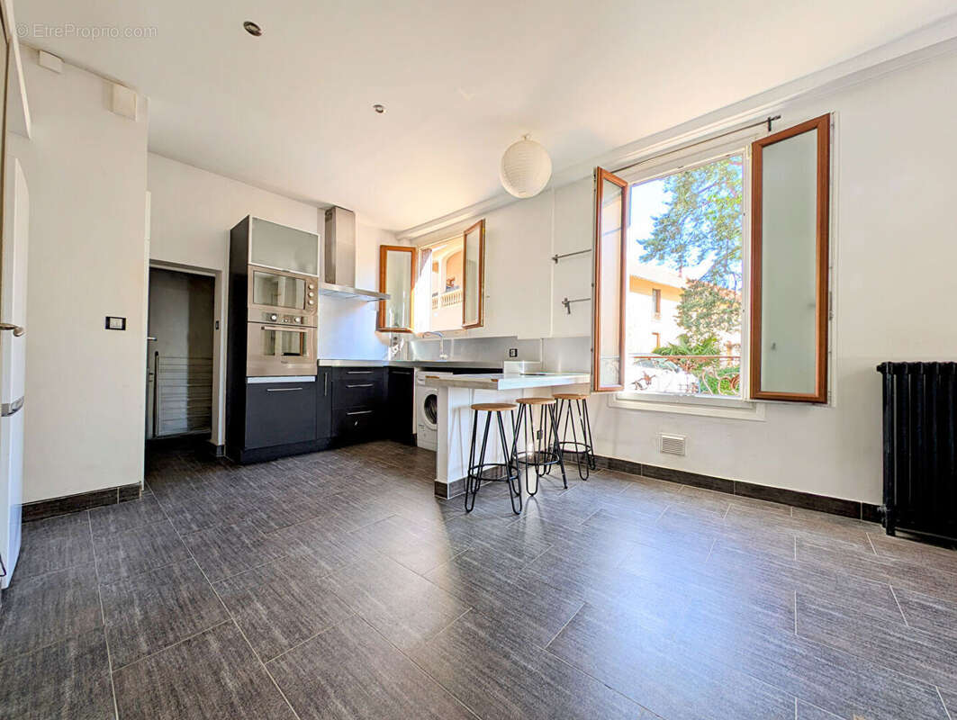 Appartement à LE MESNIL-LE-ROI