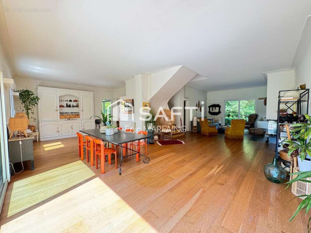 Maison 280 m² à Condom  - photo 6