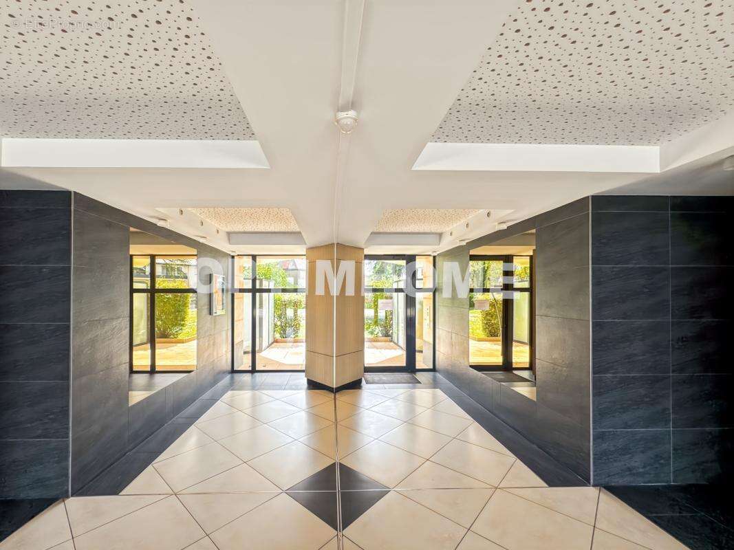 Appartement 3 pièces - LUMINOSITÉ - CALME - stationnement sécurisé en sous sol - photo 11