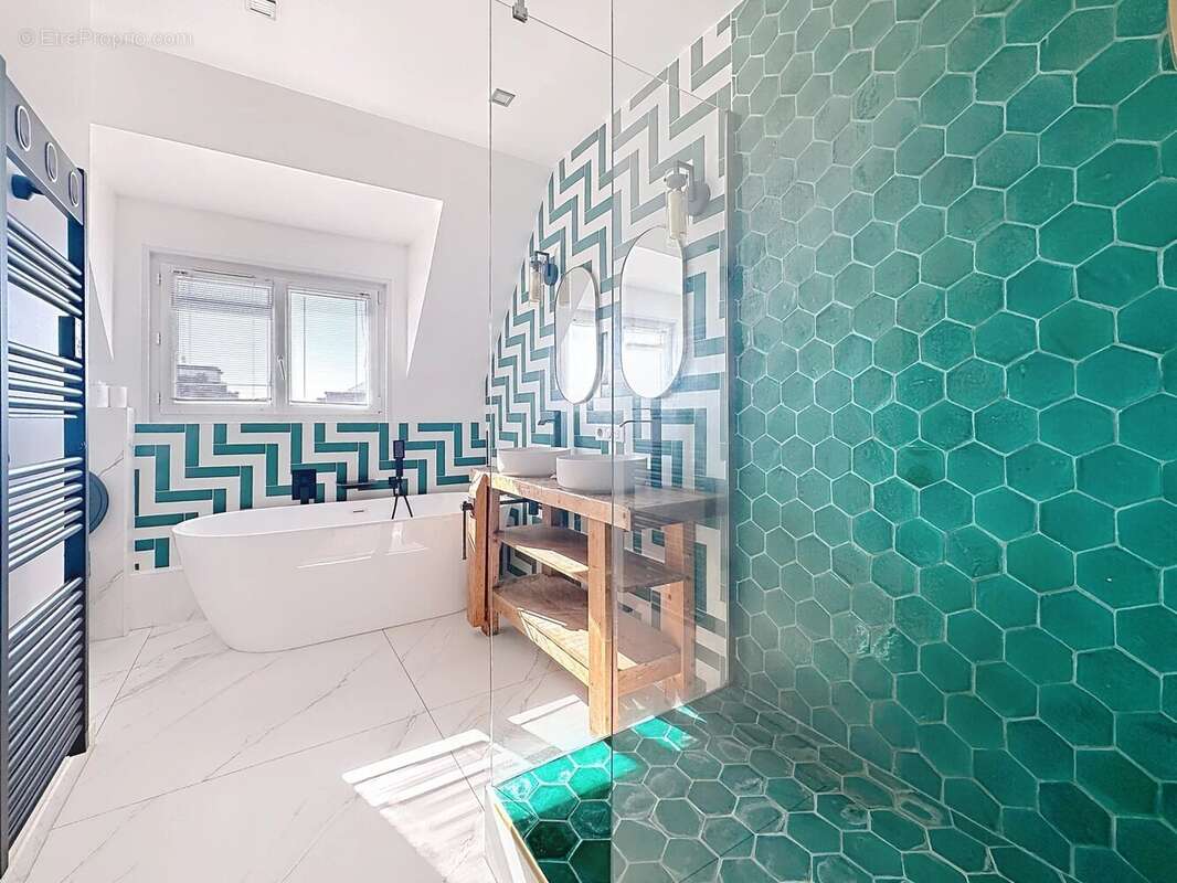 Appartement à PARIS-16E