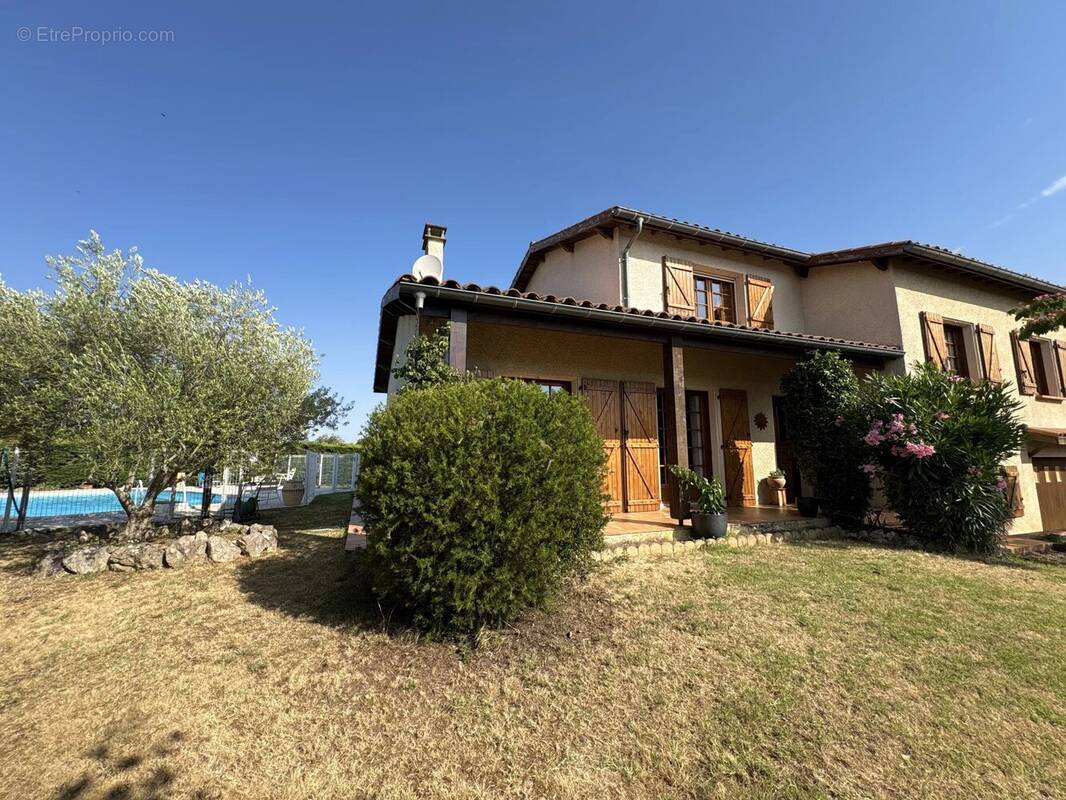 Maison à LA SALVETAT-SAINT-GILLES