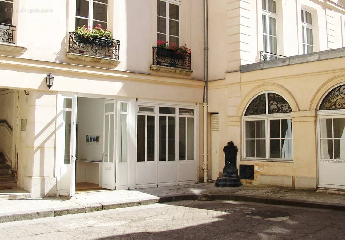 Commerce à PARIS-3E