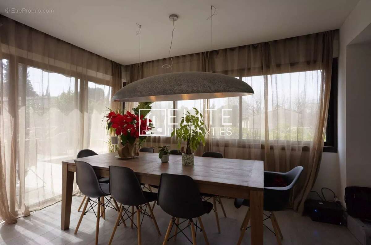 Maison à MOUANS-SARTOUX