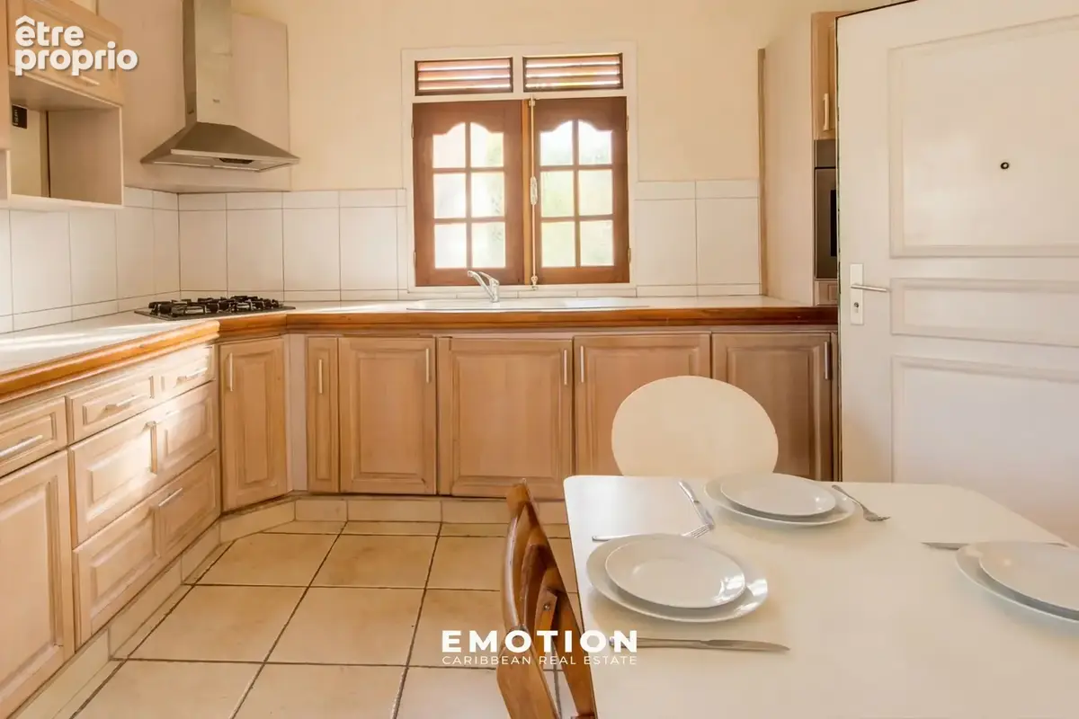 Maison T3 - 90 m2 + 37 m2 de terrasses couvertes + Garage 47 m2 - Gosier - photo 6