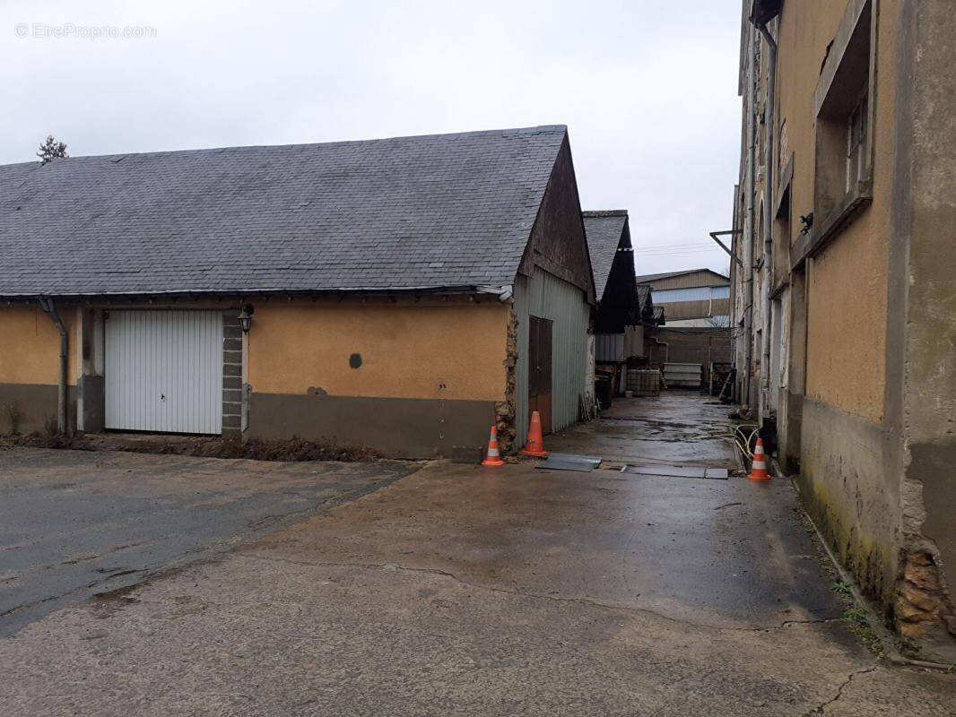 Parking à BAUGE