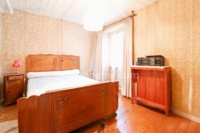 Maison à MAGNAC-LAVAL