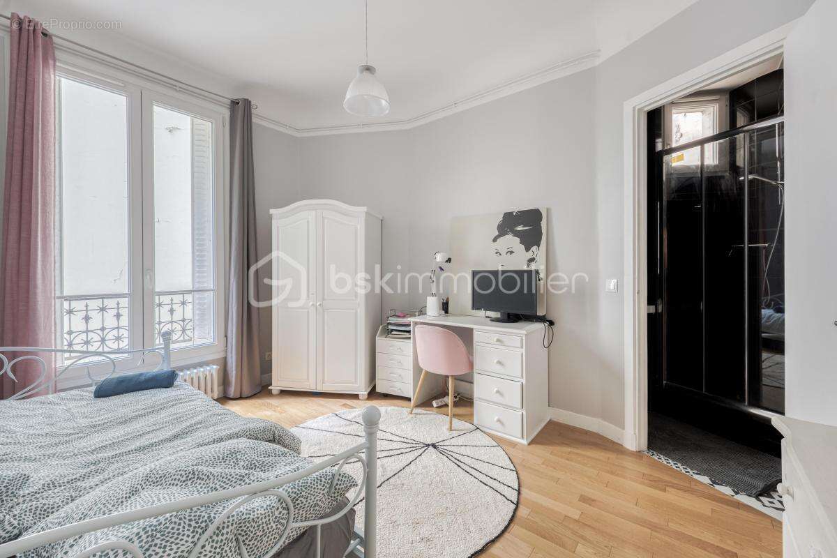 Appartement à PARIS-7E