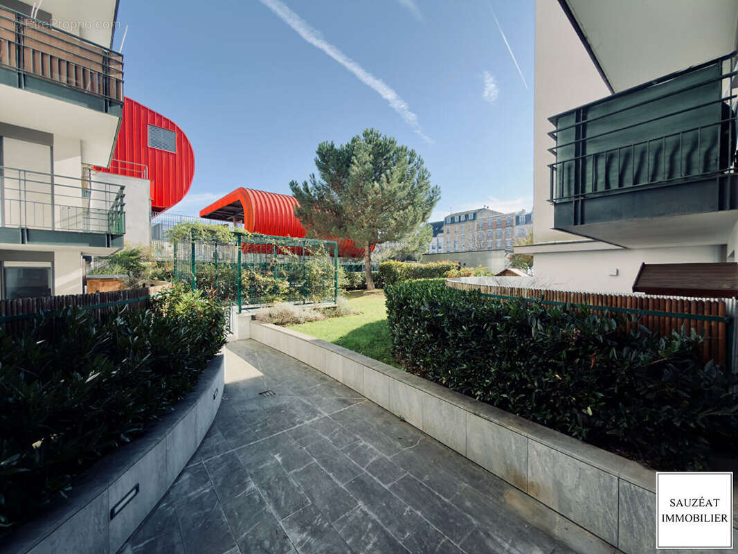 Appartement à ISSY-LES-MOULINEAUX