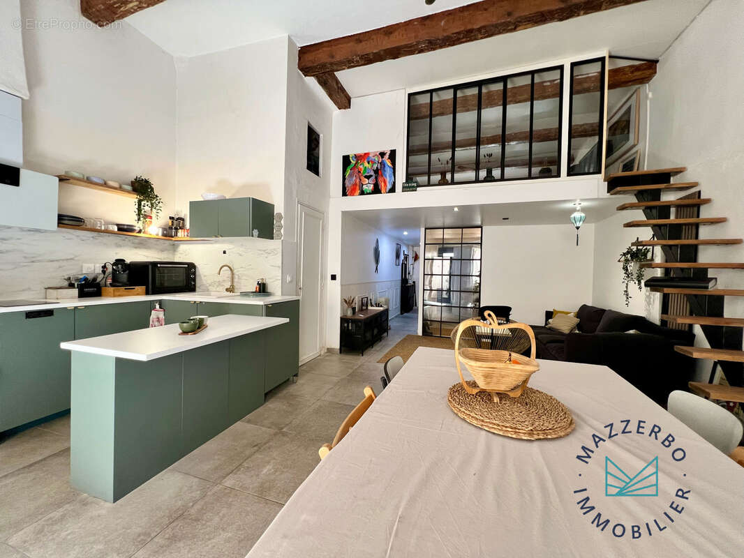 Appartement à MARSEILLE-6E