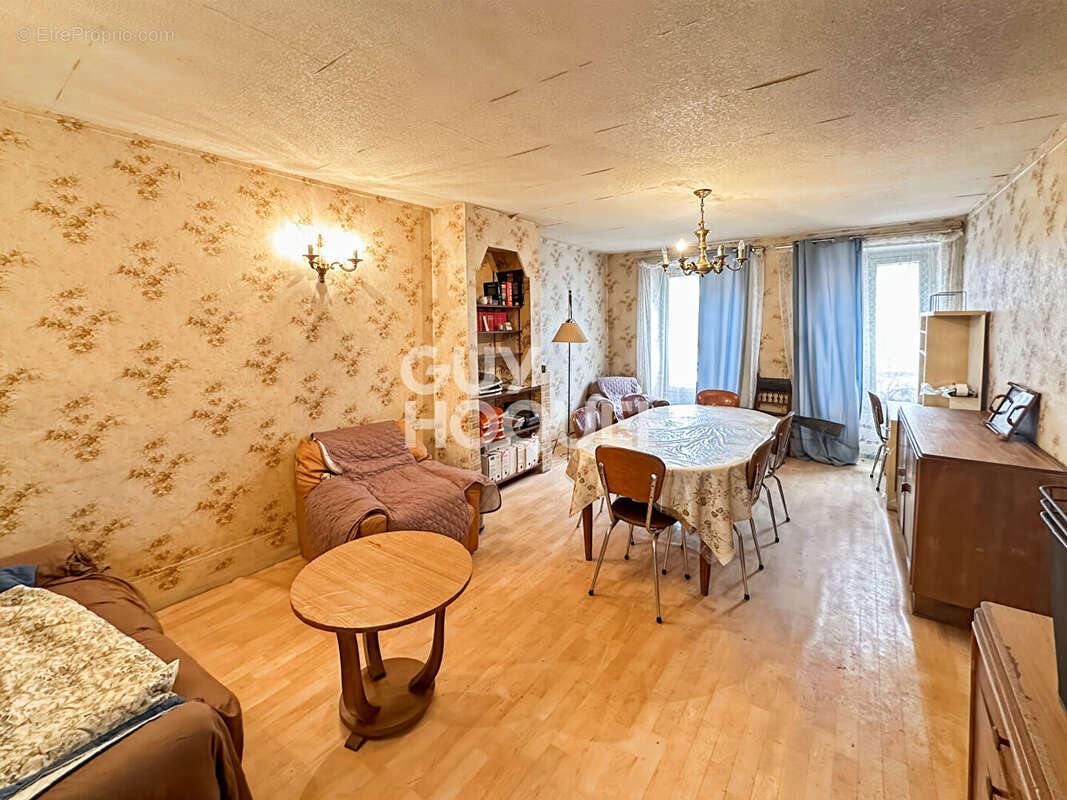 Commerce à TOURNAN-EN-BRIE