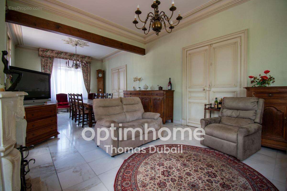 Maison de maître de 255 m² avec jardin - photo 3