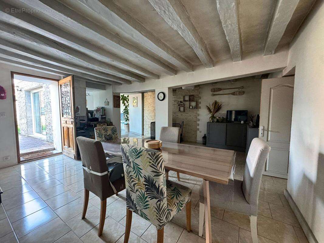 Maison Vignoux Sur Barangeon 4 pièce(s) 112 m2 - photo 4