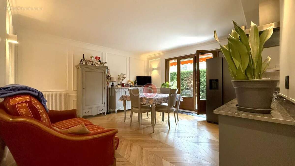 Appartement à LE RAINCY