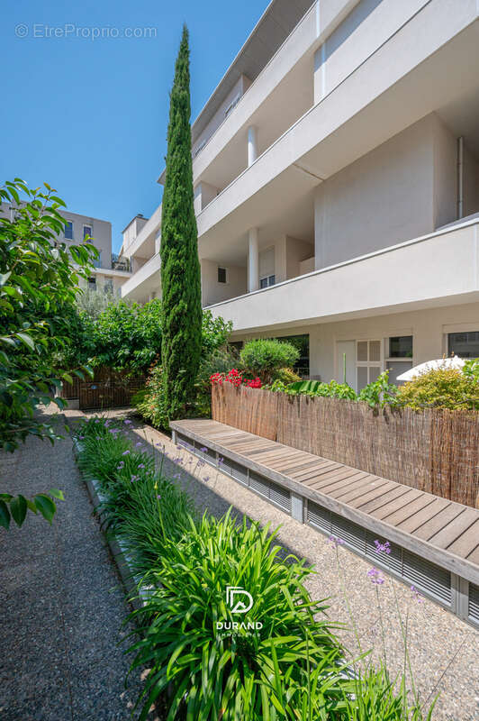 Appartement à MARSEILLE-2E