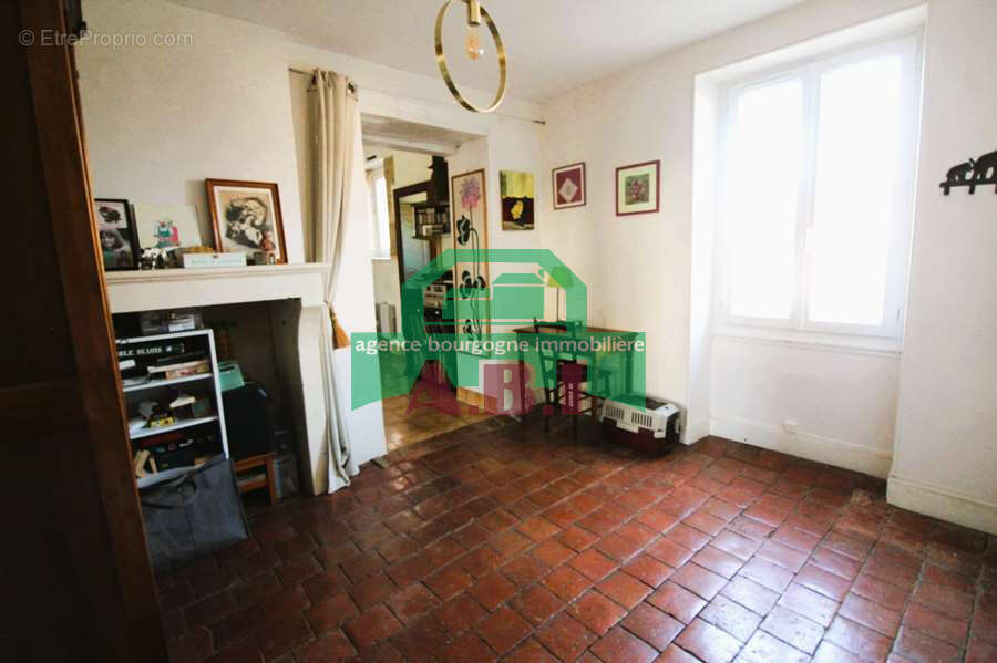 Maison à BRINON-SUR-BEUVRON
