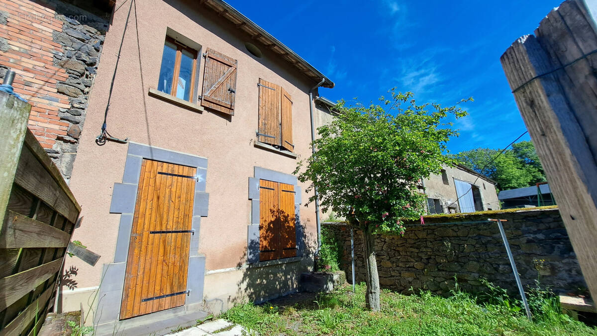 Maison à MANZAT