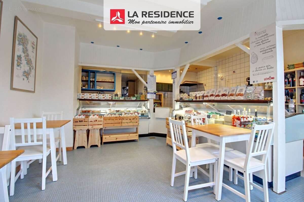 Commerce à SARTROUVILLE