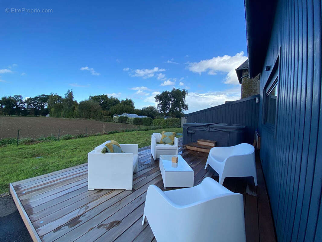 Maison à SAINT-MELOIR-DES-ONDES