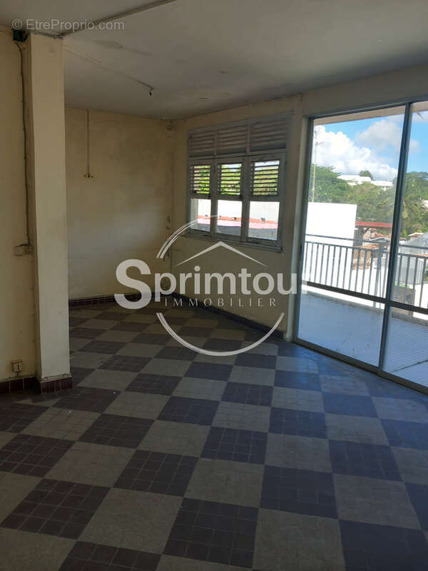 Appartement à POINTE-A-PITRE
