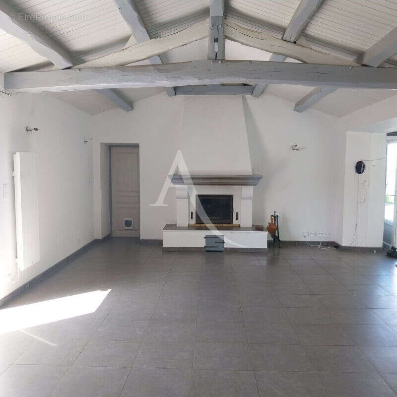 Maison à L&#039;EPINE