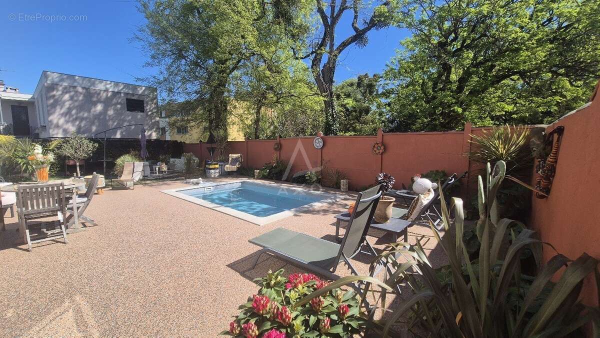 Maison à LE BOUSCAT