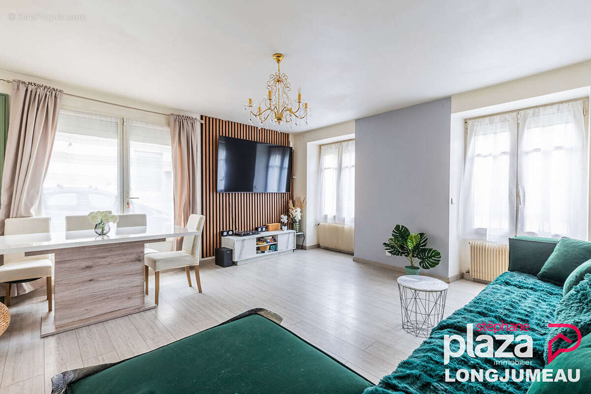 Maison à SAULX-LES-CHARTREUX