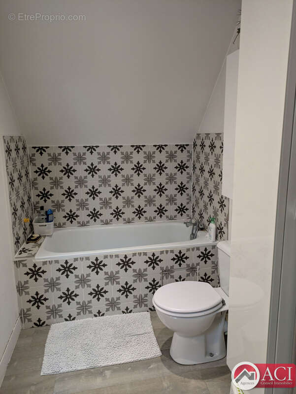 Appartement à BORNEL