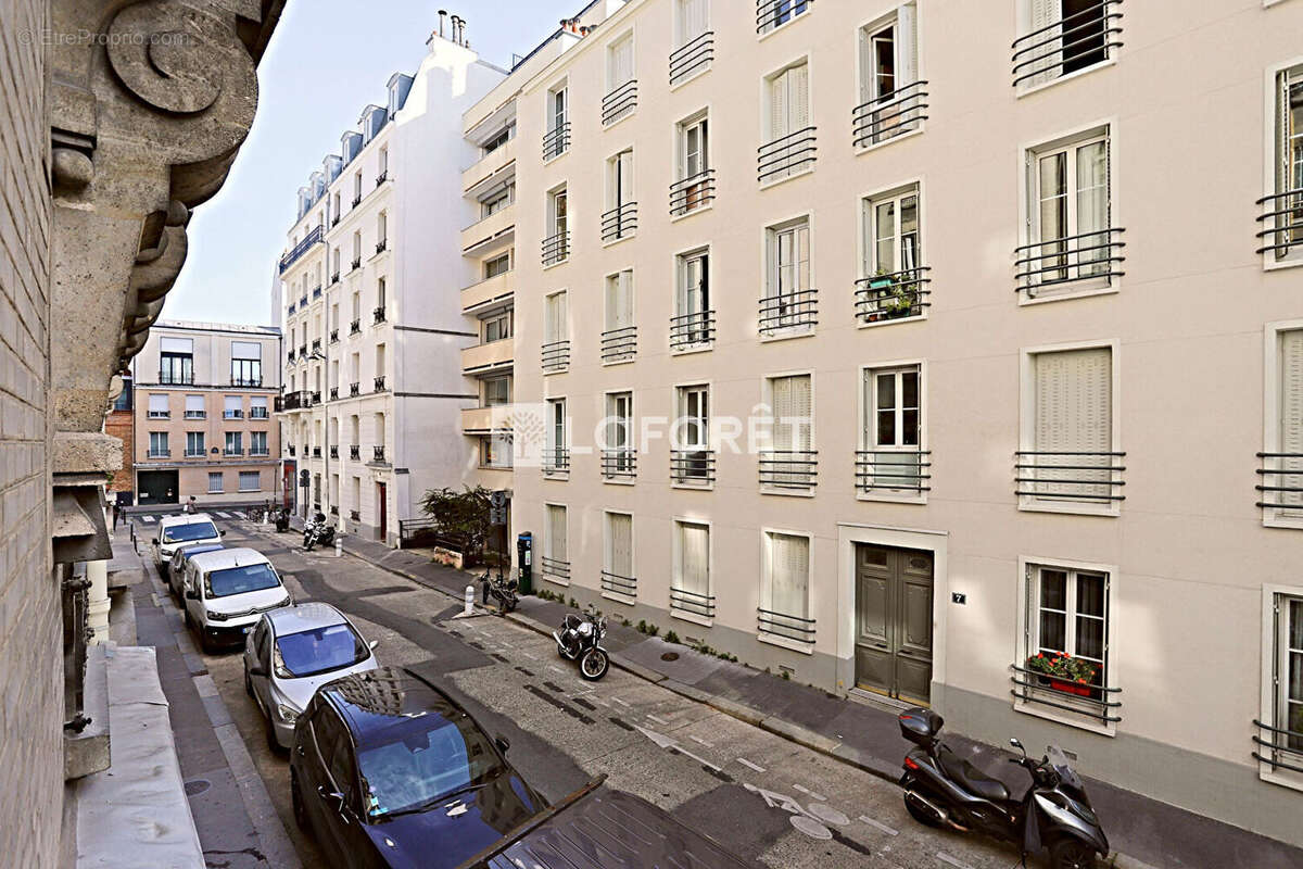 Appartement à PARIS-14E