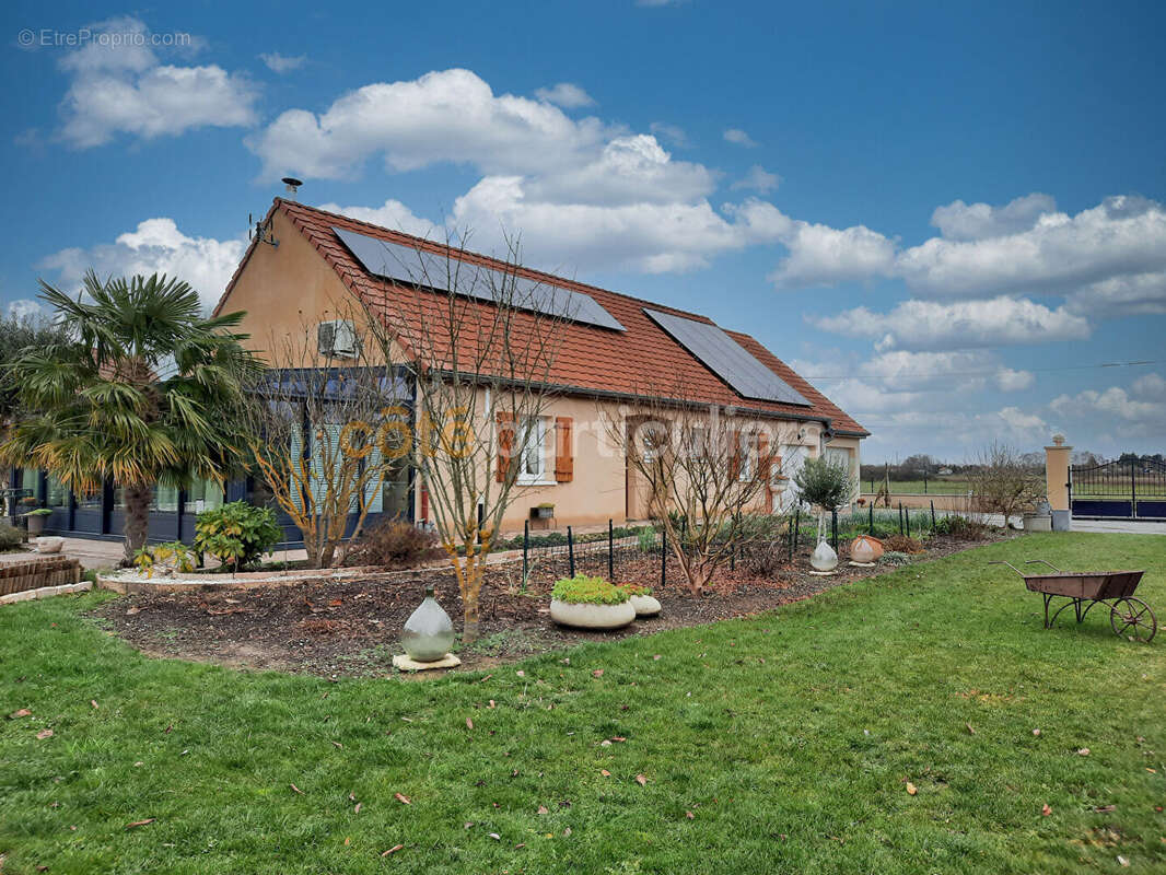 Maison à LE DESCHAUX