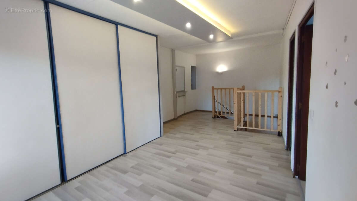 Maison à PIERRE-CHATEL