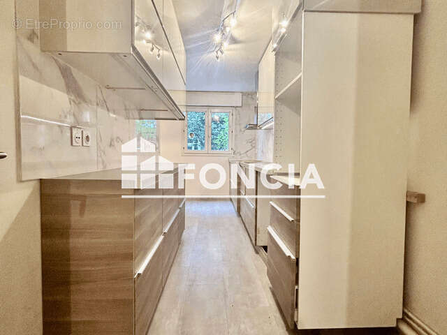 Appartement à LEVALLOIS-PERRET
