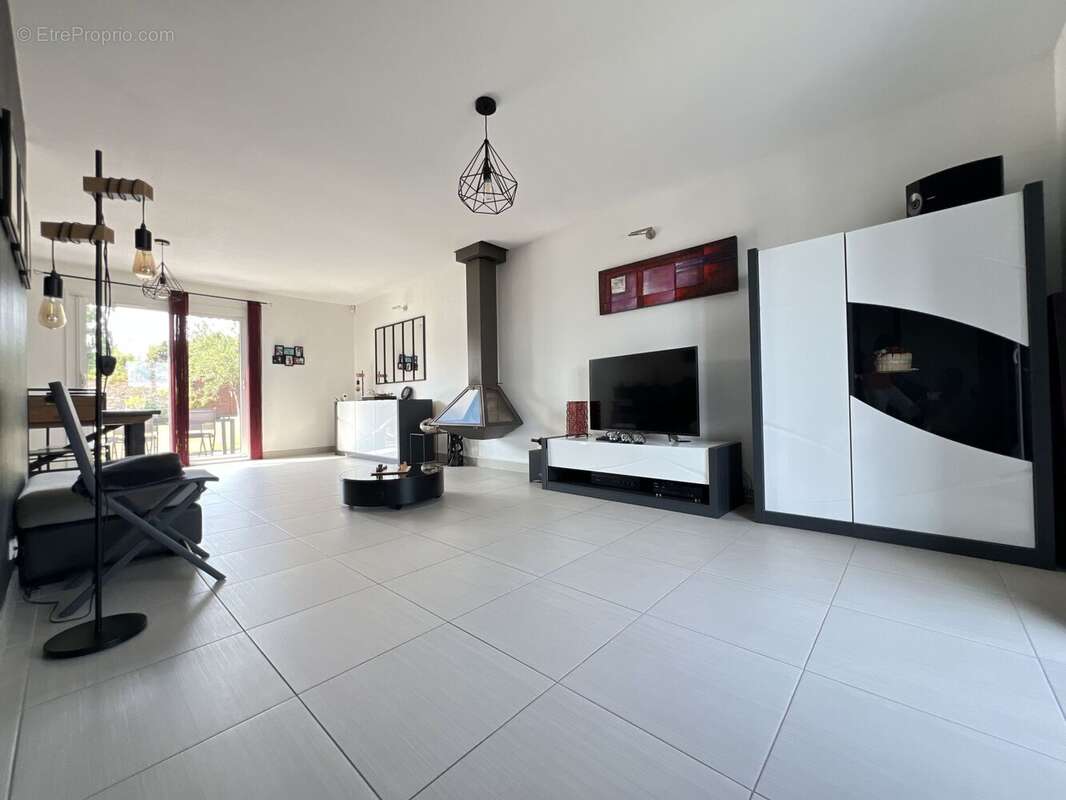 Maison à VERT-SAINT-DENIS