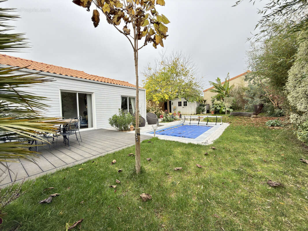 Maison à SAINT-ETIENNE-DU-BOIS