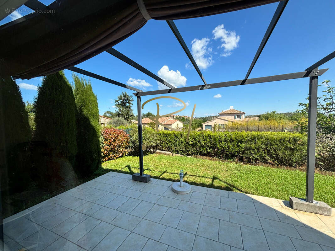 Maison à SAINT-PAUL-LE-JEUNE