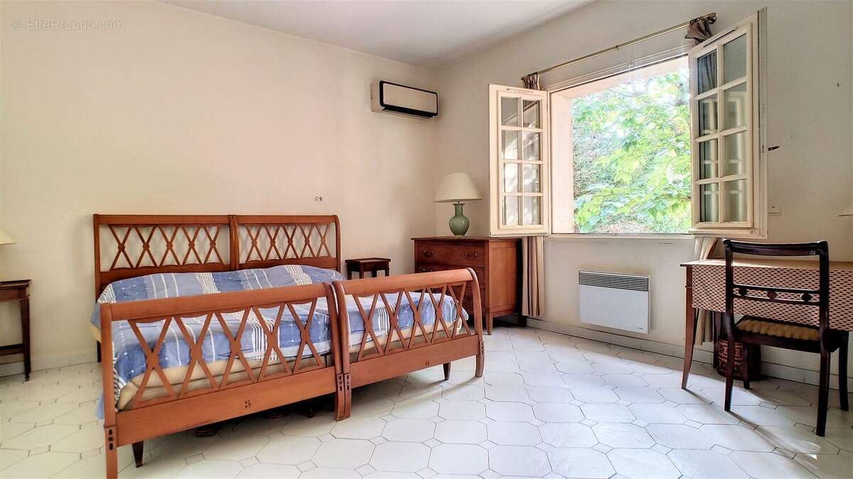 Maison à SIX-FOURS-LES-PLAGES