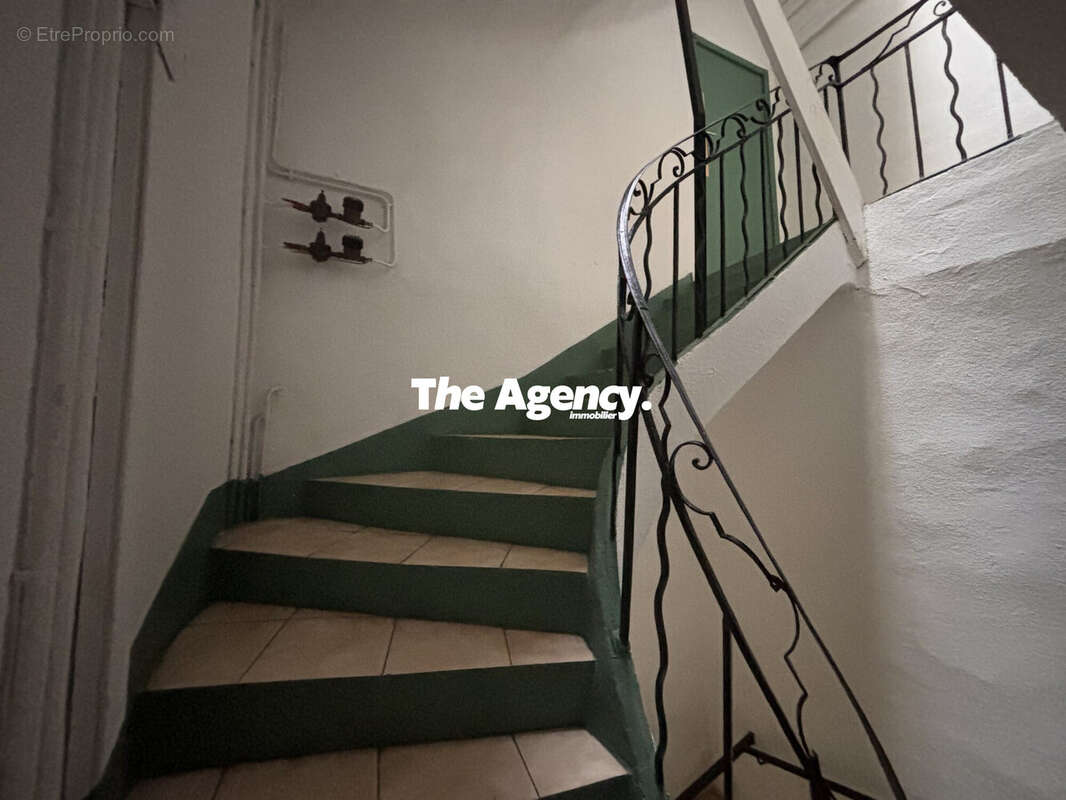 Appartement à MARSEILLE-1E