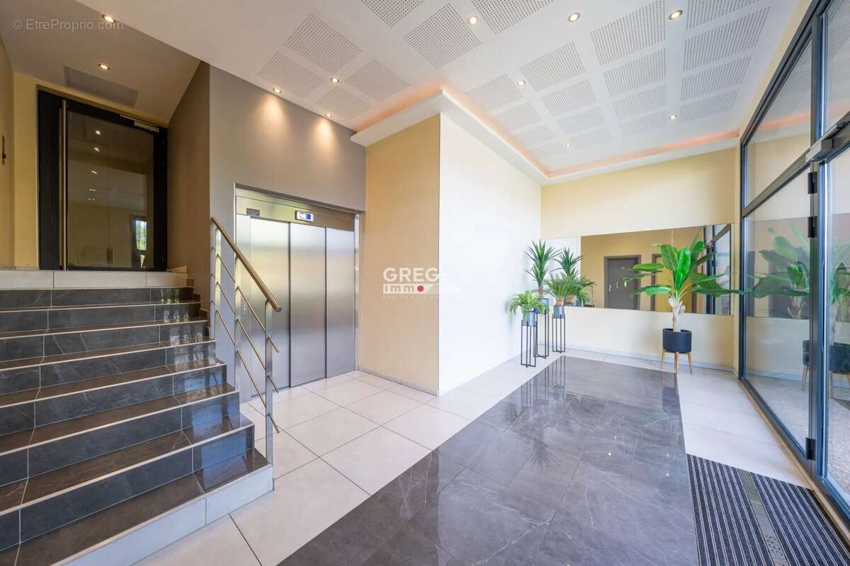 Appartement 3 pièces à Villeneuve-Loubet plage au début du q - photo 12