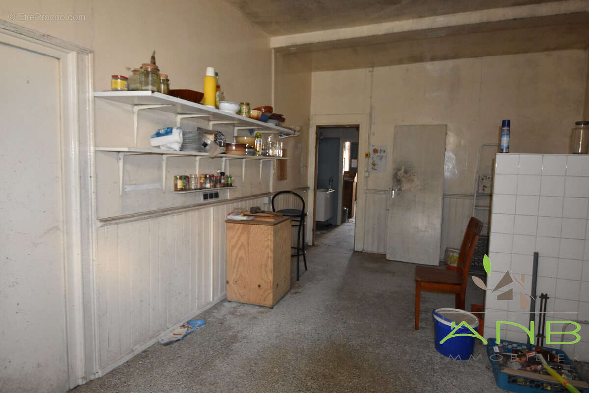 Maison 300 m² à Piegut-Pluviers  - photo 5