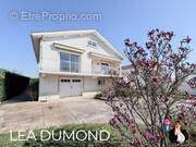 Maison à SAINT-ROMAIN-LE-PUY